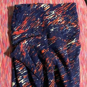 Tall and curvy patterned Lularoe leggings